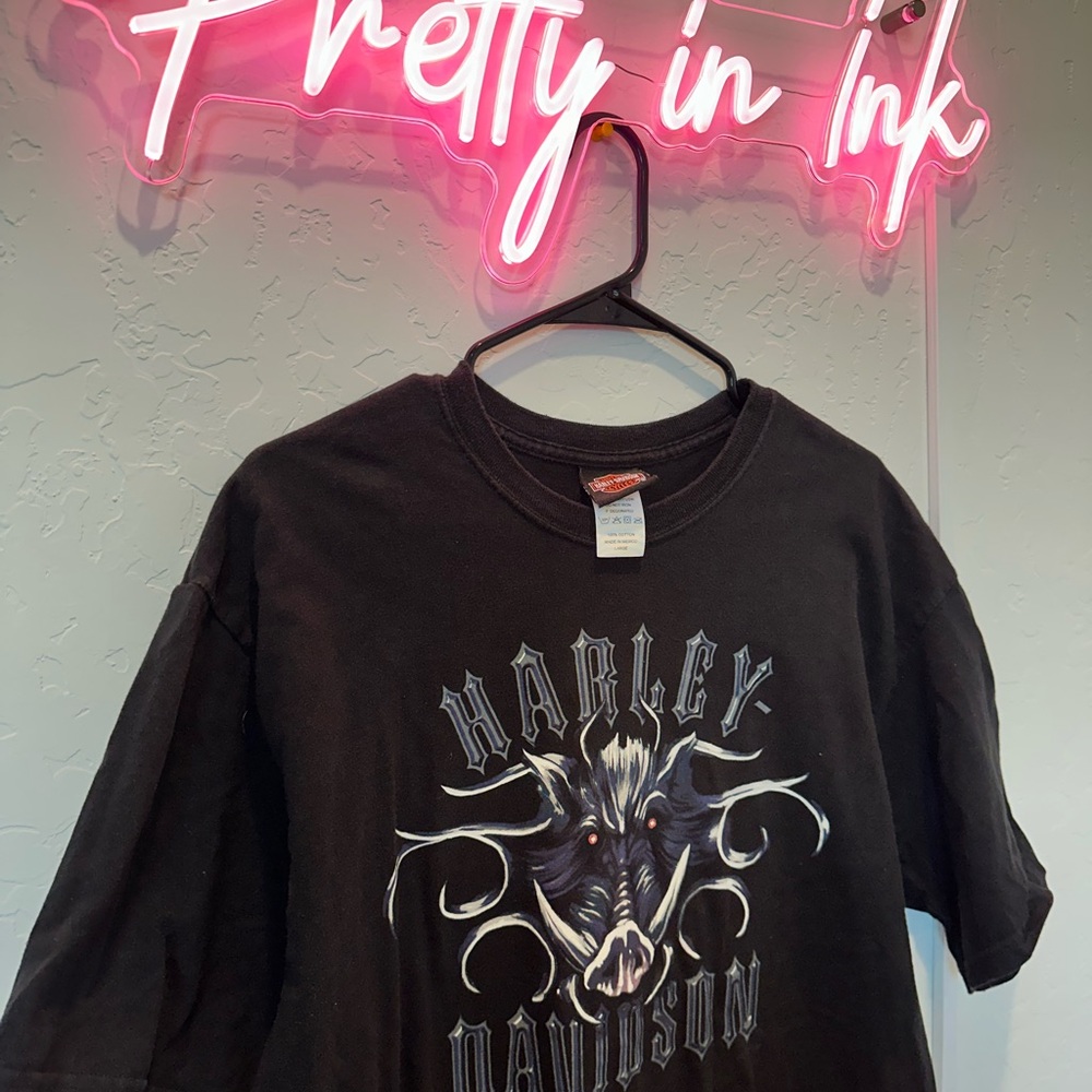 Vintage Harley-Davidson Black and White hog Graphic Tee